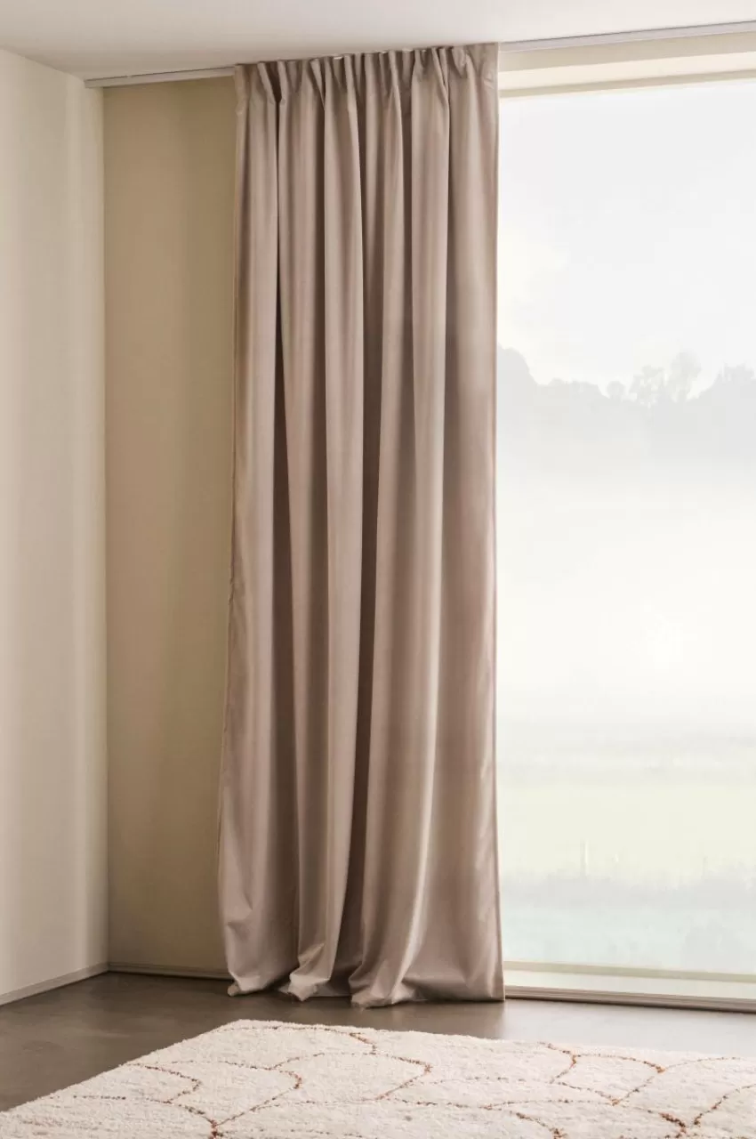 Sammetsgardiner | Multifunktionsgardiner*Jotex ELSIE Mörkläggningsgardin - 1 Längd Beige
