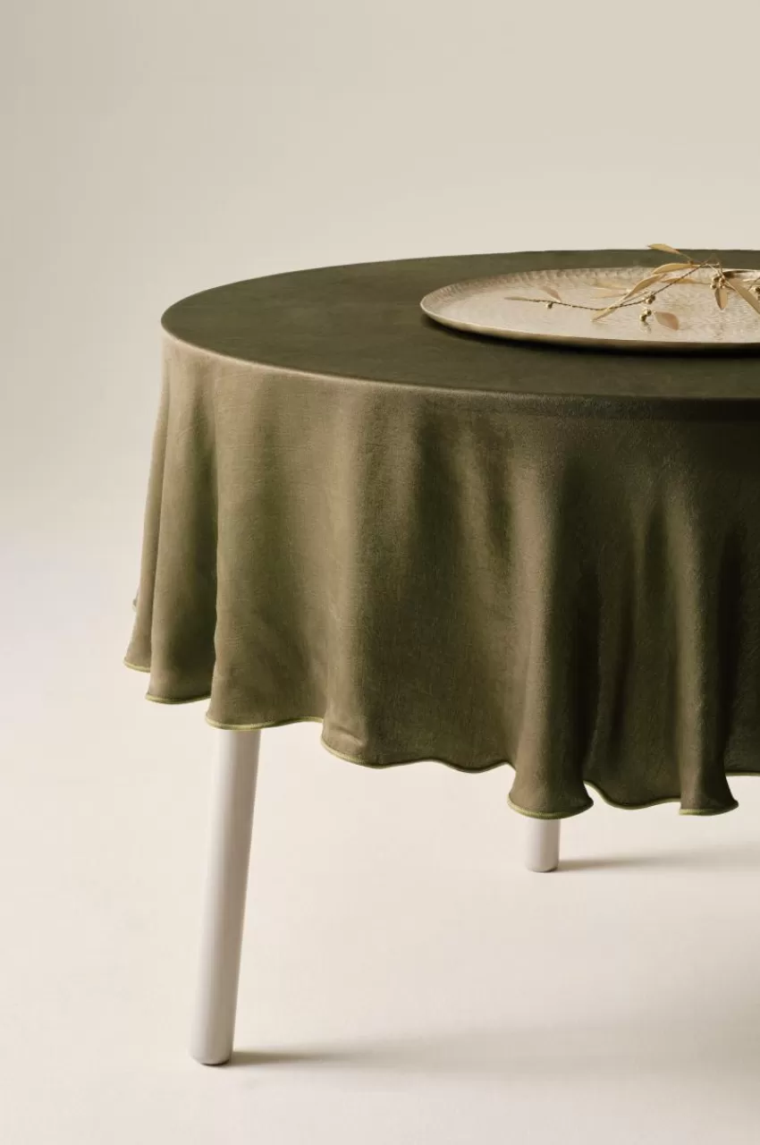 Juldukning | Dukar*Jotex GEMMA Duk ø 135 Cm Olivgrön