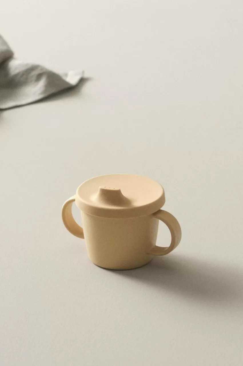 Koppar & Muggar | Barndekoration*Jotex SASSEN Mugg Med Piplock Gul